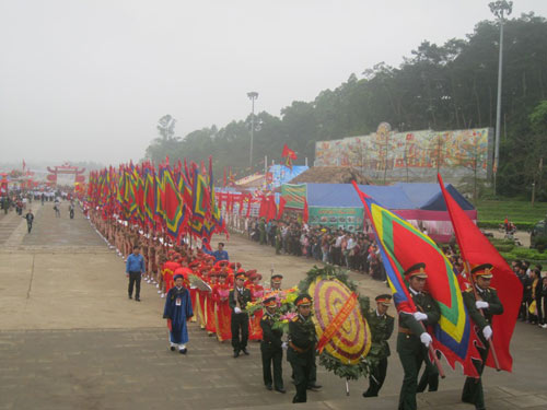 Biển người chen chân dâng hương ngày Giỗ Tổ - 3