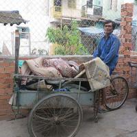 Tin tức trong ngày - Nghề ve chai và “cơ duyên” với hung khí