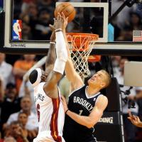 Thể thao - 5 pha bóng đỉnh cao NBA 8/4