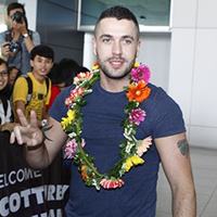 Ca nhạc - MTV - Quán quân The X-Factor Anh bắt tay fan Việt