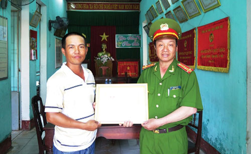 Người đàn ông quên mình cứu người từ chối tiền cảm ơn - 3