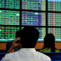 Tài chính - Bất động sản - Đại gia tài chính, bất động sản "vượt bão"