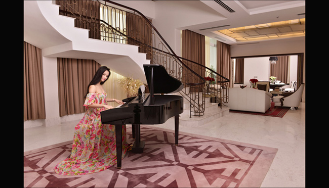 Trong căn nhà của nữ diễn viên Chuyện tình đảo ngọc không thể thiếu cây đàn piano.
