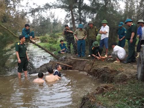 Nghệ An: Phát hiện quả bom "khủng" dưới sông - 3