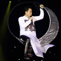 Ca nhạc - MTV - Tùng Dương "quái dị" với nhạc Trịnh