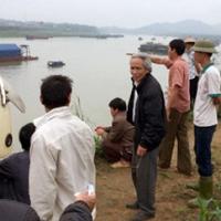 Tin tức trong ngày - Cả làng đánh kẻng xua "cát tặc"