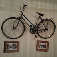 Tài chính - Bất động sản - Những món đồ mua bằng cả cây vàng giờ ra sao?