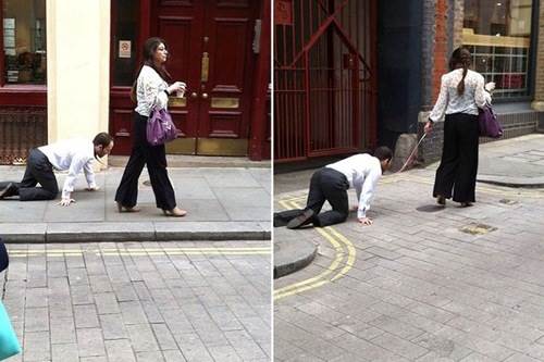 Video: Người đàn ông bị xích như vật cưng đi dạo ở Luân Đôn - 1