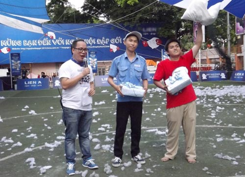 Giới trẻ TPHCM và trận "gối chiến" nhớ đời - 8