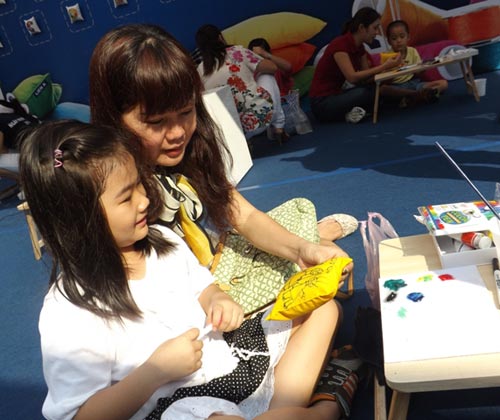 Giới trẻ TPHCM và trận "gối chiến" nhớ đời - 9