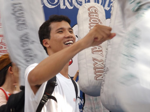 Giới trẻ TPHCM và trận "gối chiến" nhớ đời - 3