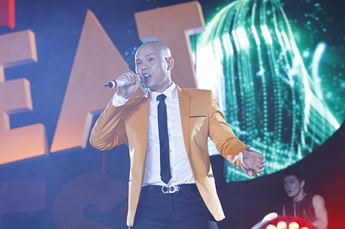 Hoàng Thùy Linh tỏa sức nóng trong đêm - 13