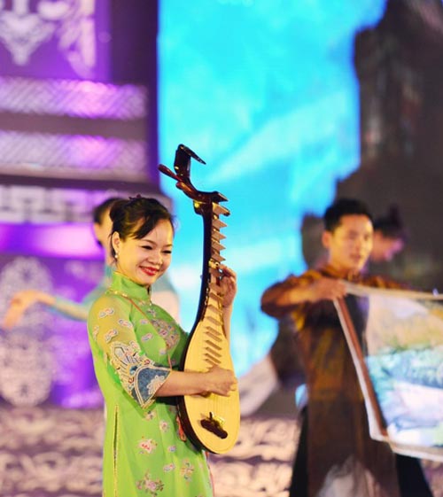 Khai mạc Festival Huế 2014:  Hoành tráng, ấn tượng - 6