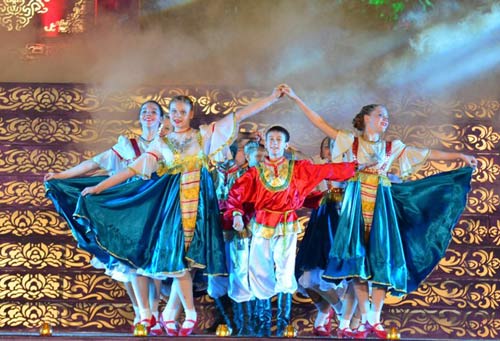 Khai mạc Festival Huế 2014:  Hoành tráng, ấn tượng - 9