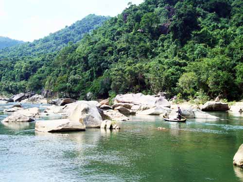 Thiên nhiên kì ảo trên dòng sông Hầm Hô, Bình Định - 1