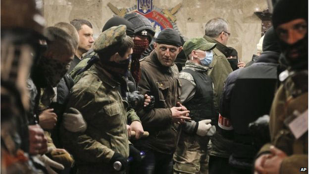 Súng đã nổ ở Sloviansk, 1 sỹ quan Ukraine thiệt mạng - 1