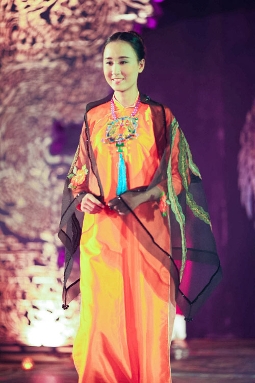 Mãn nhãn ngắm thiết kế áo dài tại Festival Huế - 4