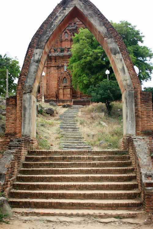 Hành trình núi, gió, cát, sóng và đền tháp Champa - 9