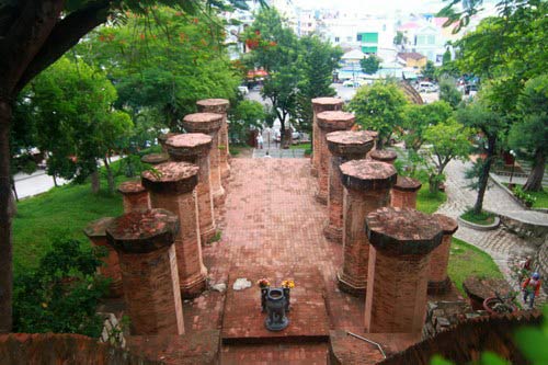 Hành trình núi, gió, cát, sóng và đền tháp Champa - 2