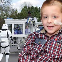 Phi thường - kỳ quặc - Đám tang lạ của em bé 4 tuổi gây xúc động