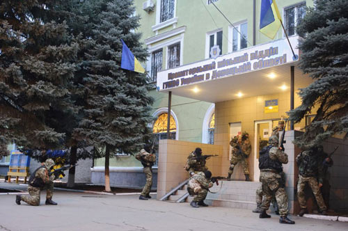 Ukraine sẽ trả giá nếu dùng vũ lực ở miền đông - 3
