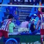 Bóng đá - Fan khoe &quot;bàn tọa&quot;, Diego Costa đá trượt 11m