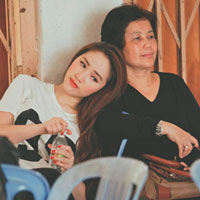 Ca nhạc - MTV - Bảo Thy nũng nịu bên mẹ