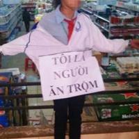 Tin tức trong ngày - CA mời nữ sinh bị đeo bảng ăn cắp lên làm việc