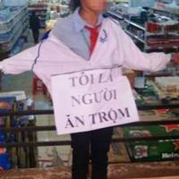 Tin tức trong ngày - Vụ HS đeo biển "ăn cắp": NV siêu thị khai gì?