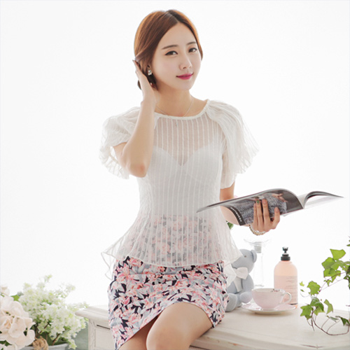 Diện hai kiểu trang phục quyến rũ tới sở - 3