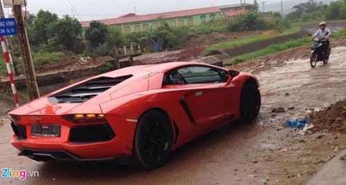 Lamborghini Aventador màu cam bất ngờ về Quảng Ninh - 1