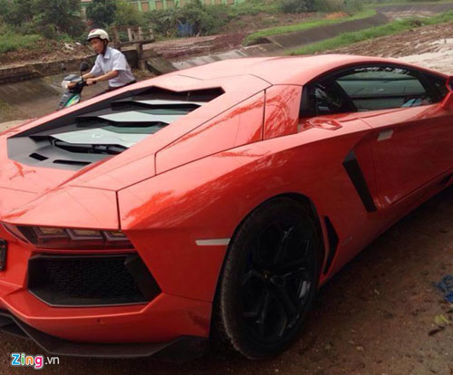 Lamborghini aventador màu cam bất ngờ về quảng ninh