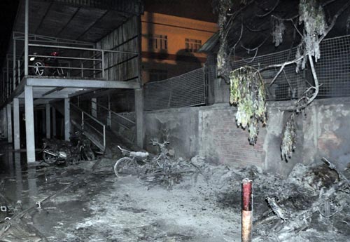 Cháy suốt đêm ở công ty hóa chất - 6