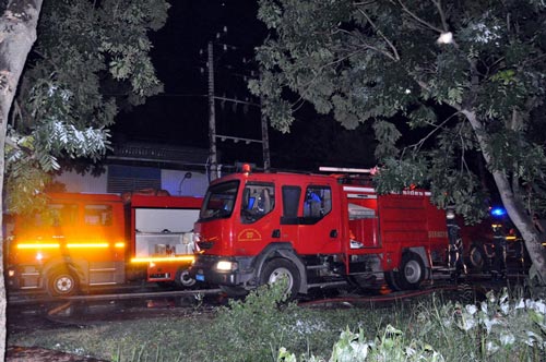 Cháy suốt đêm ở công ty hóa chất - 2