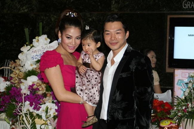 Cuối năm 2009, hai vợ chồng Trương Ngọc Ánh tổ chức tiệc thôi nôi cho bé Bảo Tiên với sự tham gia của đông đảo bạn bè đồng nghiệp đều là những ngôi sao nổi tiếng.
