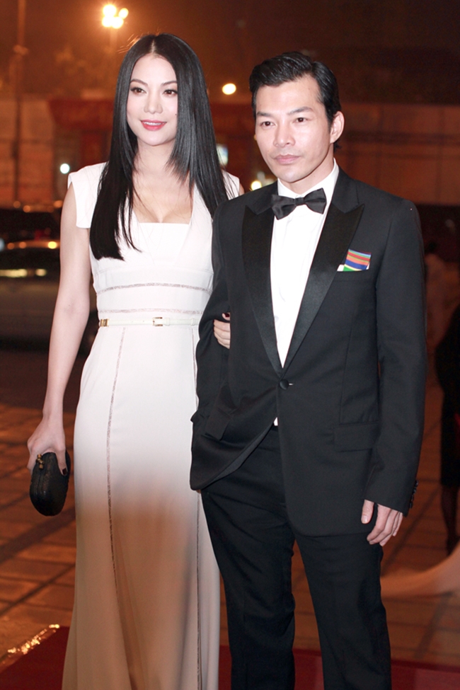 15/3/2014: Trương Ngọc Ánh và Trần Bảo Sơn vẫn 'tay trong tay' tham gia sự kiện 'Cánh diều vàng 2013' tổ chức tại Hà Nội.


