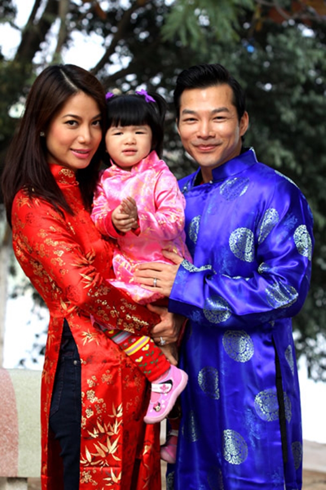 Tết 2011, bé Bảo Tiên đã được 3 tuổi và ngày càng đáng yêu. Trần Bảo Sơn bắt đầu quen với không khí Việt Nam sau khi chuyển hẳn mọi công việc về nước. 

