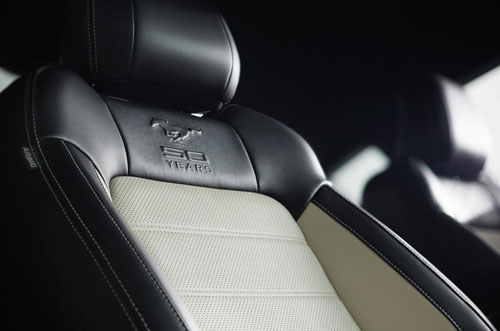 Ford Mustang 50 Year Limited Edition trình làng - 12