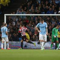 Bóng đá - Nhà cái gạt Man City ra cuộc đua vô địch NHA