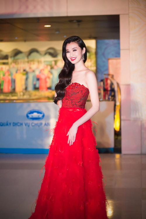 Tú Anh và Khánh My diêm dúa đi xem ca nhạc - 6