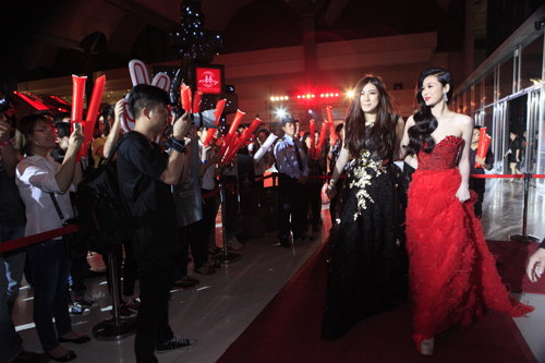 Tú Anh và Khánh My diêm dúa đi xem ca nhạc - 7