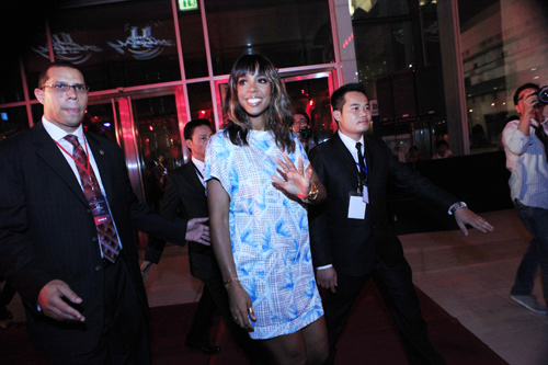 Tú Anh và Khánh My diêm dúa đi xem ca nhạc - 9