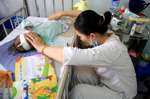 Giáo sư Nguyễn Văn Tuấn: Bộ Y tế lúng túng chống dịch - 2