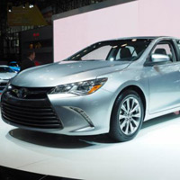 Ô tô - Xe máy - Toyota Camry 2015: Chiếc sedan đáng giá