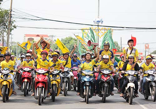 “Dòng sông vàng SLNA” gây tắc nghẽn quốc lộ 13 - 11