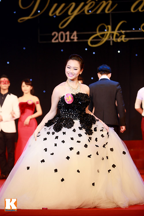 Nữ sinh Duyên dáng Hà thành yêu kiều với đầm dạ hội - 5