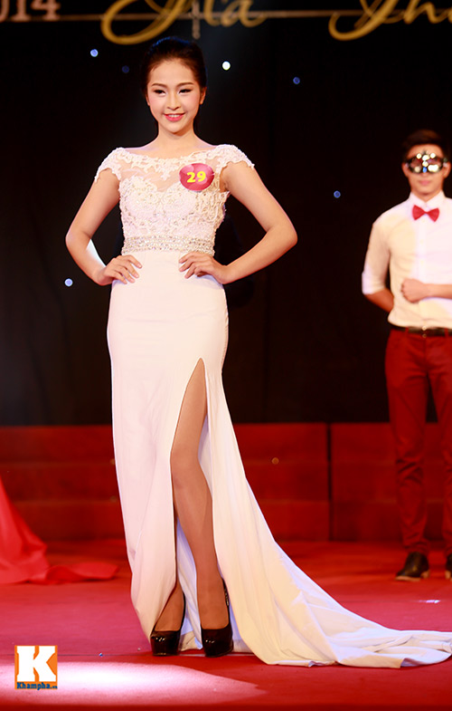 Nữ sinh Duyên dáng Hà thành yêu kiều với đầm dạ hội - 2