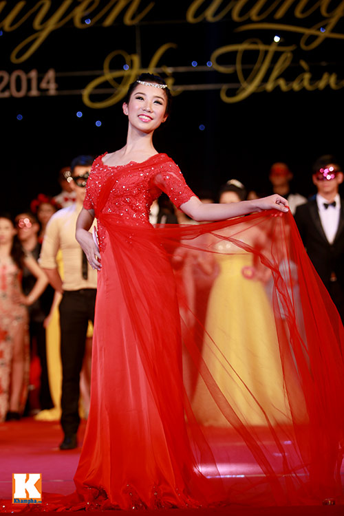 Nữ sinh Duyên dáng Hà thành yêu kiều với đầm dạ hội - 14