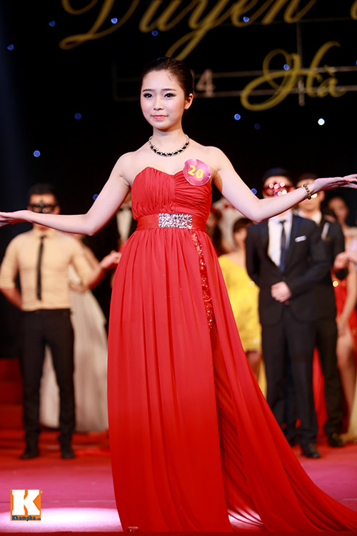 Nữ sinh Duyên dáng Hà thành yêu kiều với đầm dạ hội - 15