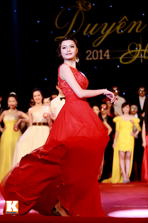 Nữ sinh Duyên dáng Hà thành yêu kiều với đầm dạ hội - 17